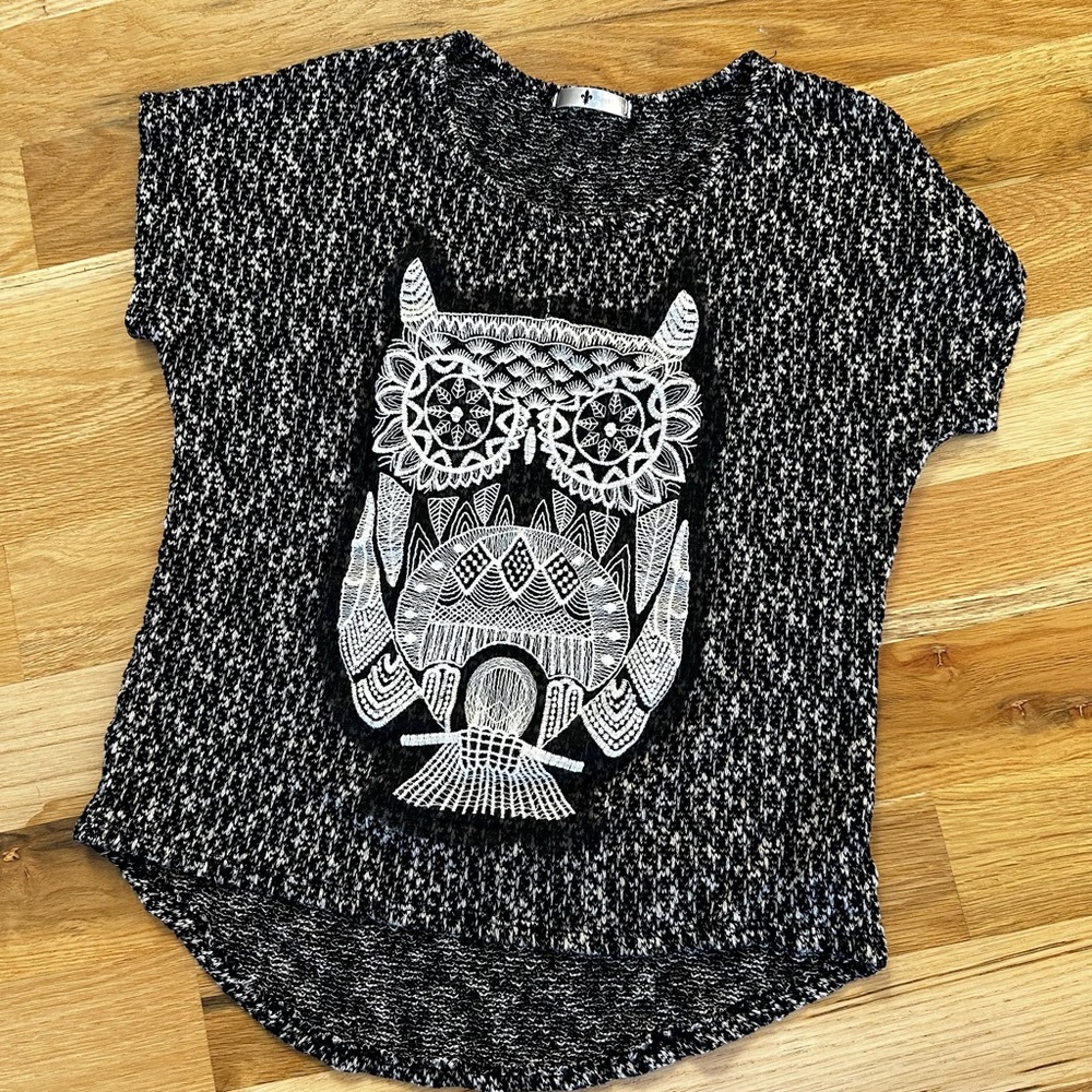 Blu Planet Knit Short Sleeve Owl Top Size L
